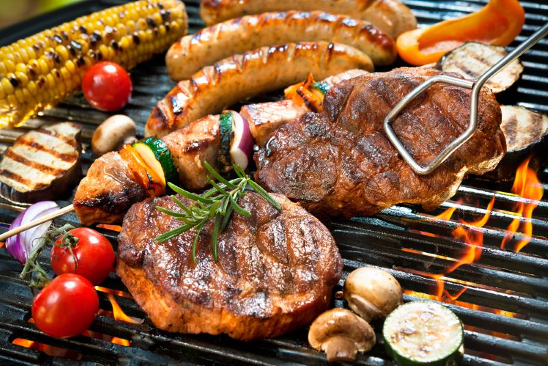 Menjelajahi wisata kuliner barbeque di Jogja.