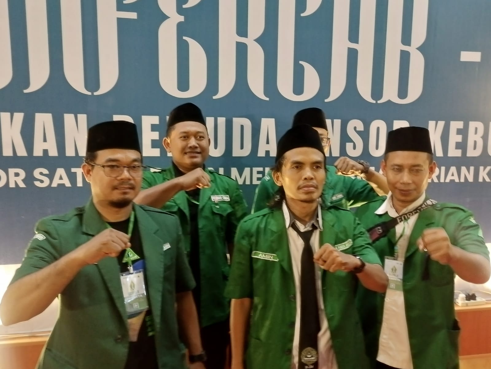 Foto : Ketua PC GP Ansor Kebumen Amin Mustofa (tengah) bersama jajaran pengurus.