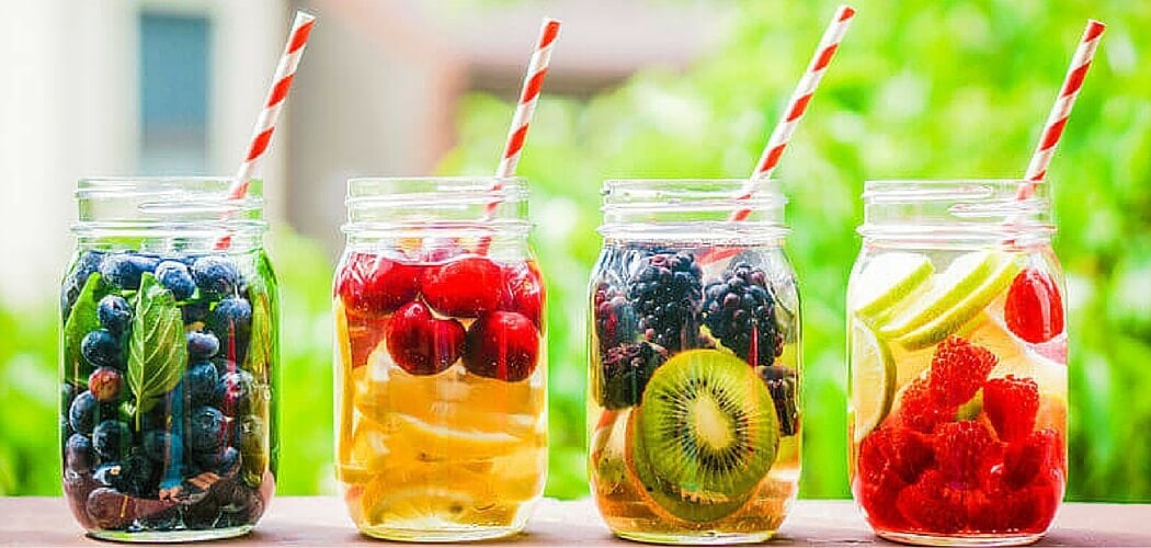 Berbagai varian infuse water.