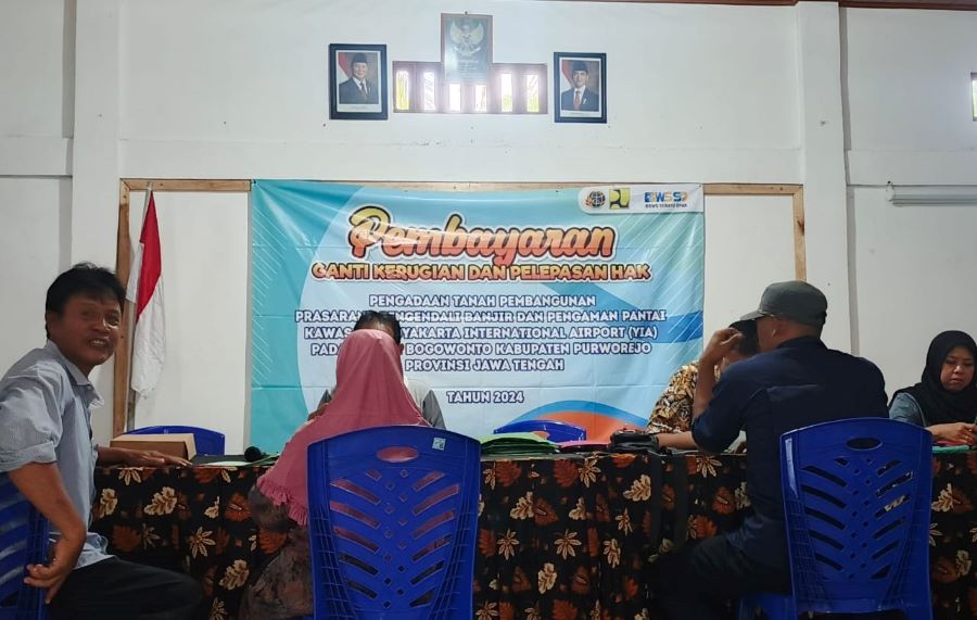 Pembayaran UGR tanah terdampak Proyek Pengendali Banjir dan Pengaman Pantai Kawasan di Desa Jogoboyo Purworejo.