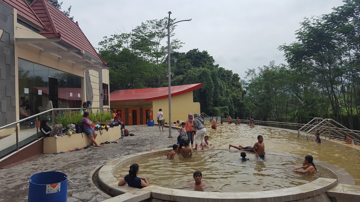 Pemandian Kalianget, Wonosobo (sumber: ulasan Google @laksono wibowo)