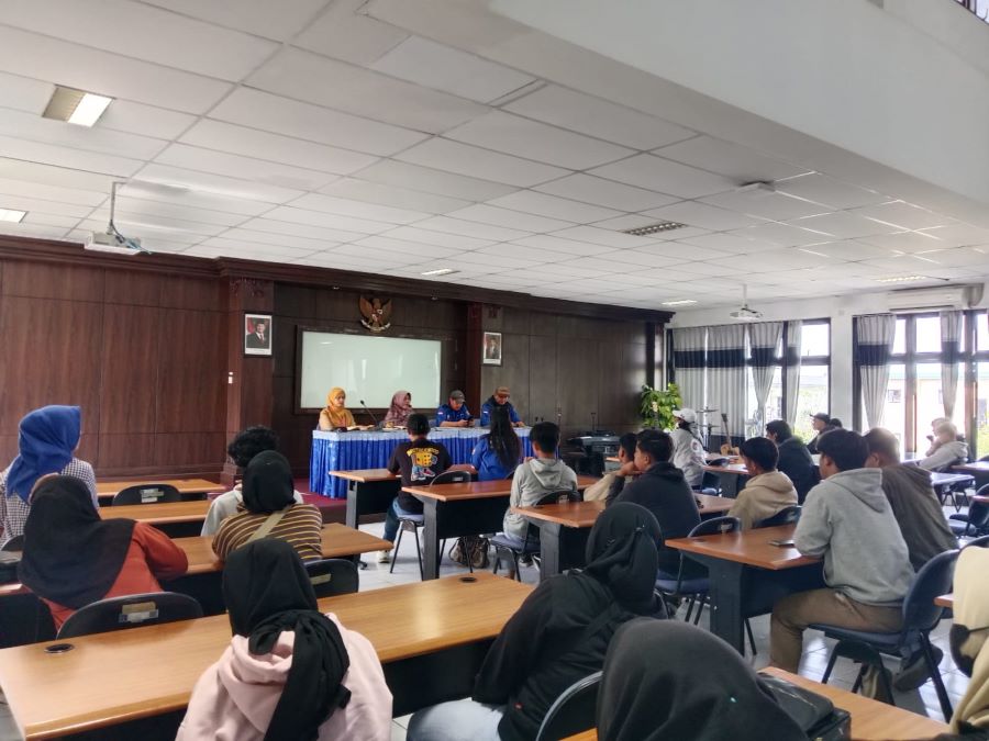 Audiensi antara karyawan PT IGP Internasional Tempel dengan Dinas Tenaga Kerja Sleman