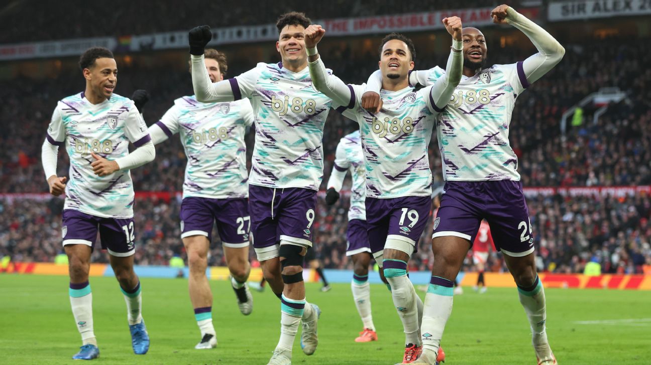 Selebrasi pemain Bournemouth setelah kemenangan 3-0 atas Manchester United di Old Trafford