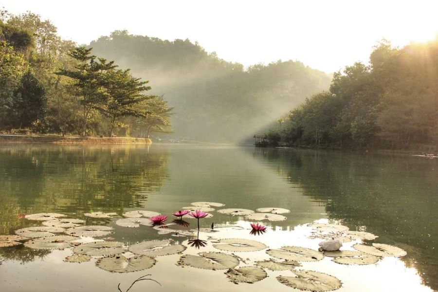 Nikmati pemandangan alam memukau dan berbagai aktivitas seru di Waduk Beton Ponjong, Gunungkidul.