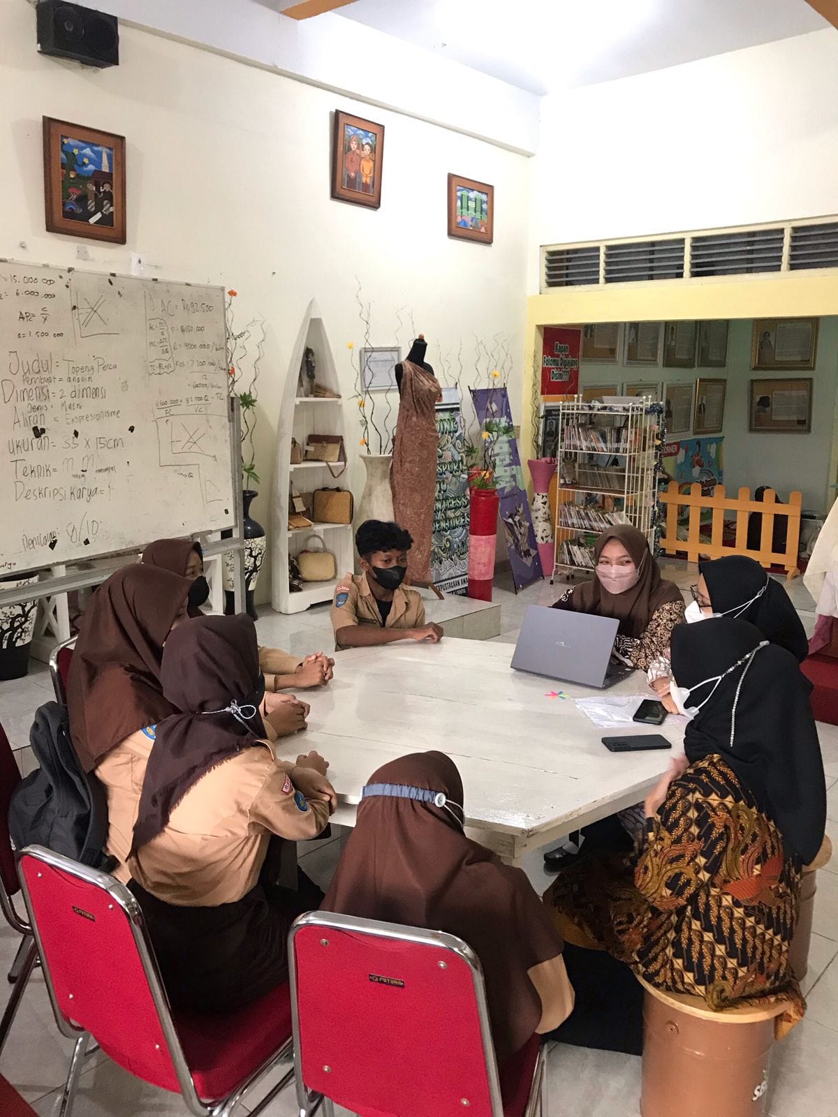 RAMAH ANAK - Begini suasana kegiatan belajar mengajar (KBM) anak berkebutuhan khusus di salah satu sekolah menengah pertama wilayah Provinsi DIJ&nbsp;menjelang PPDB 2024.