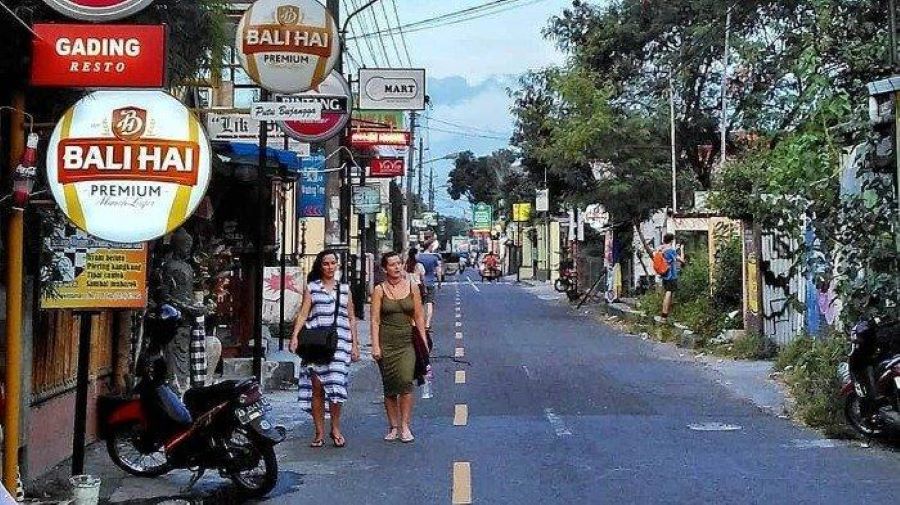 Kawasan Prawirotaman yang otentik di Jogja.