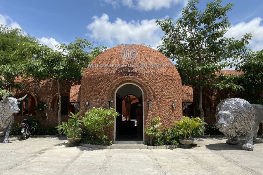 Kubah MuseumKu Gerabah yang unik.