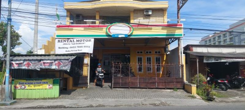 LENGANG: Penyewa motor di rental Ar Raihan yang berlokasi Tamanan, Banguntapan saat Nataru kali ini sepi peminat.