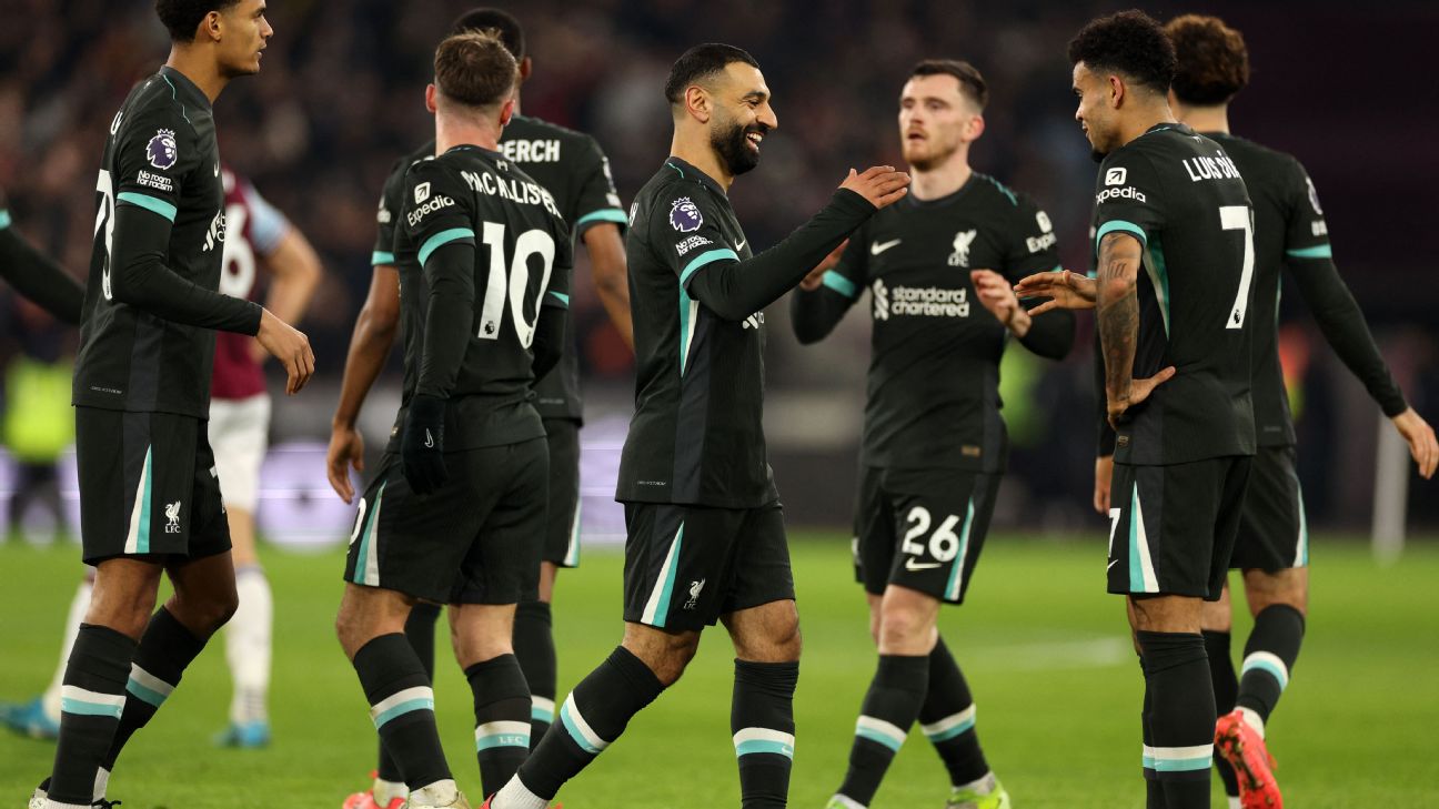 Pemain Liverpool rayakan kemenangan atas West Ham United di London Stadium