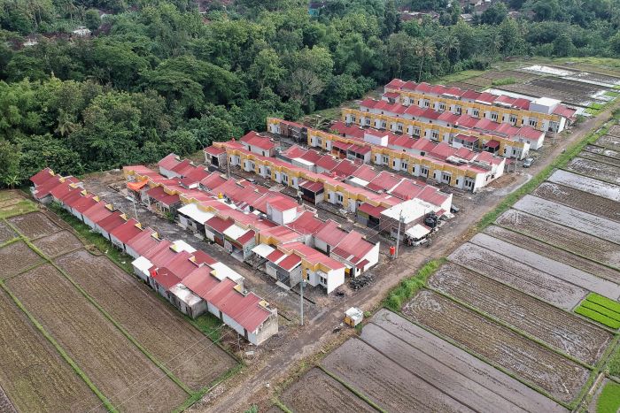 SIAP HUNI: Deretan rumah subsidi terlihat dari udara di kawasan Sumberarum, Moyudan, Sleman Senin (30/12/2024).