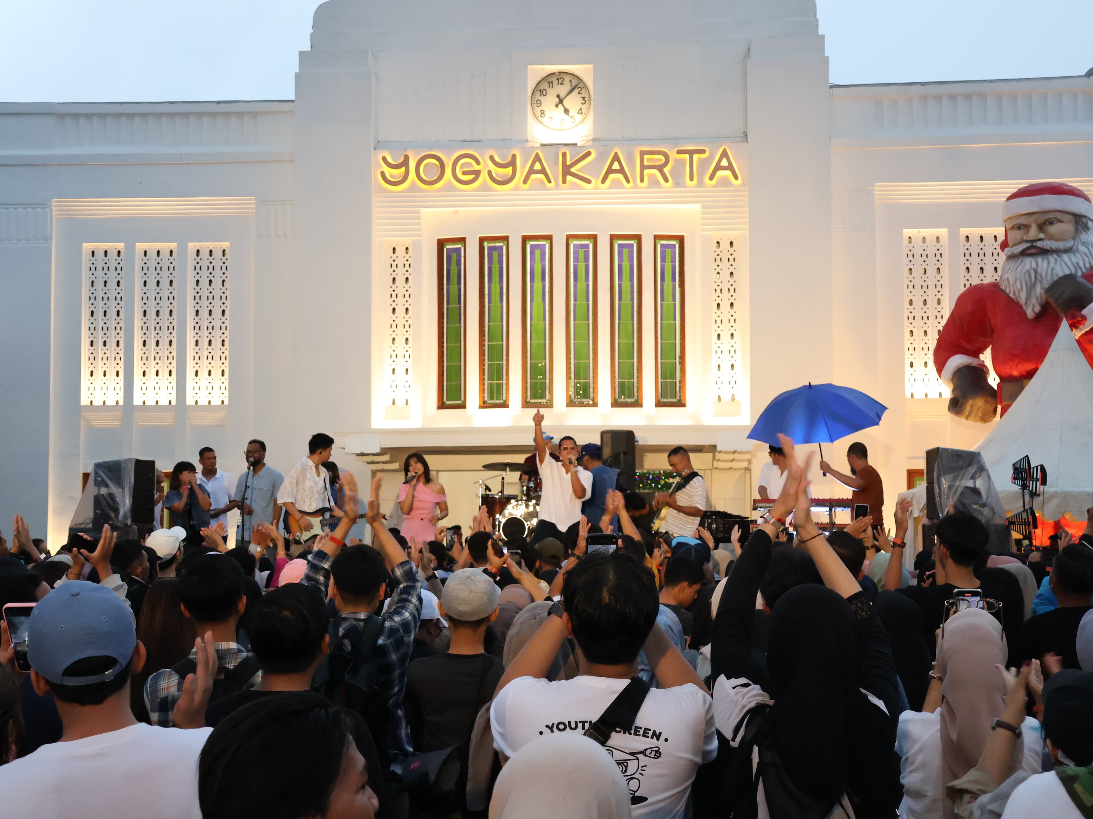 SERU: Suasana Maliq & D