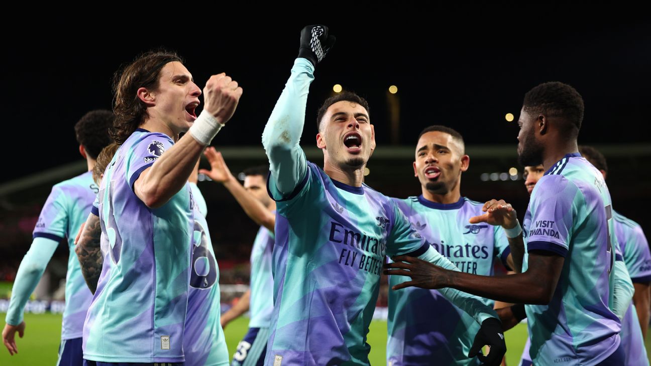 Selebrasi pemain Arsenal setelah mencetak gol ke gawang Brentford