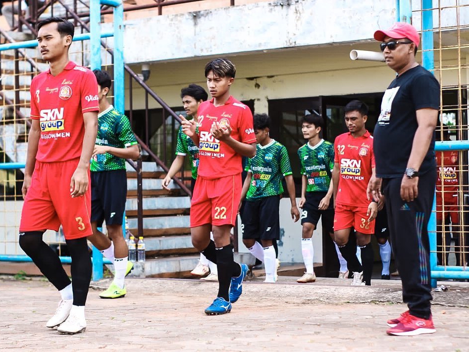 OPTIMISTIS : Pemain Persak Kebumen saat bertanding di Stadion Candradimuka pada ajang Liga 3 Jawa Tengah, musim lalu.