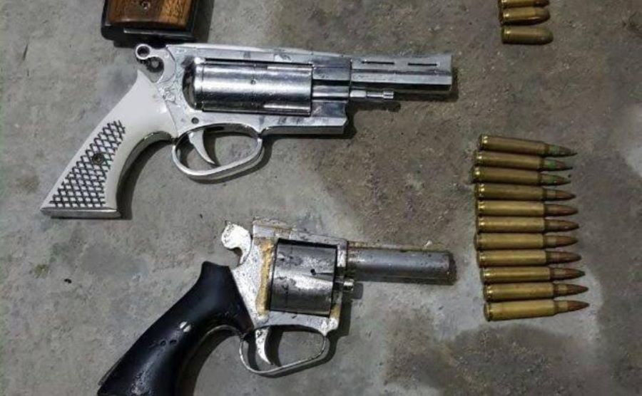 Sejumlah Barang Bukti yang disita Polisi pasca aksi penembakan Bos Rental Mobil.