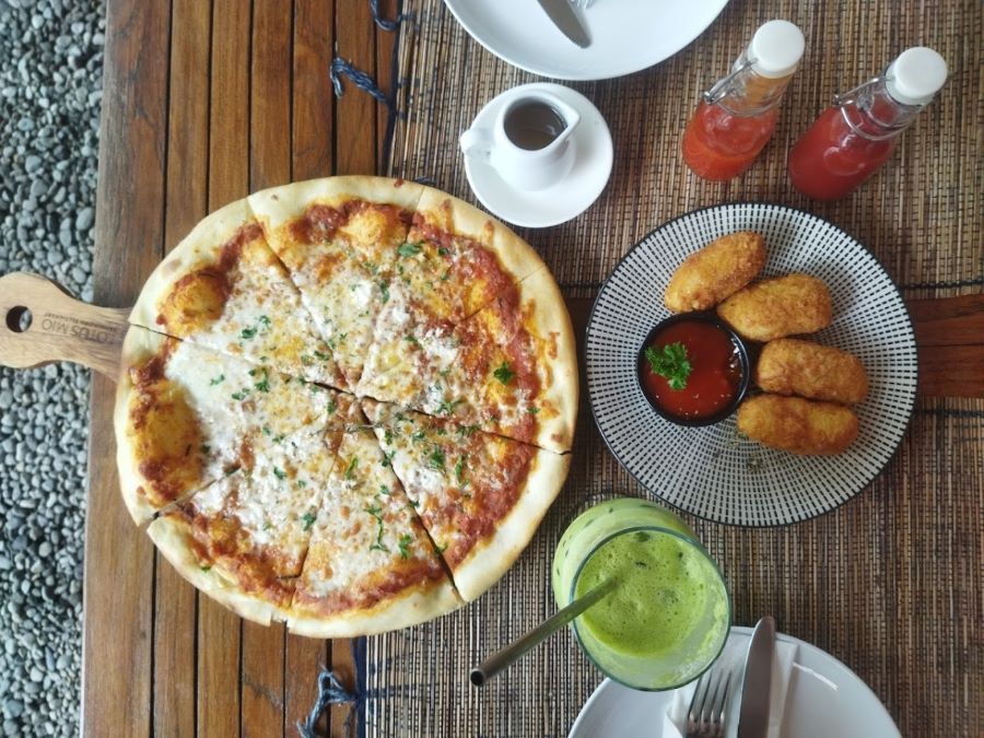 Rasakan sensasi healing sambil menikmati menu western di Lotus Mio Bangunjiwo.