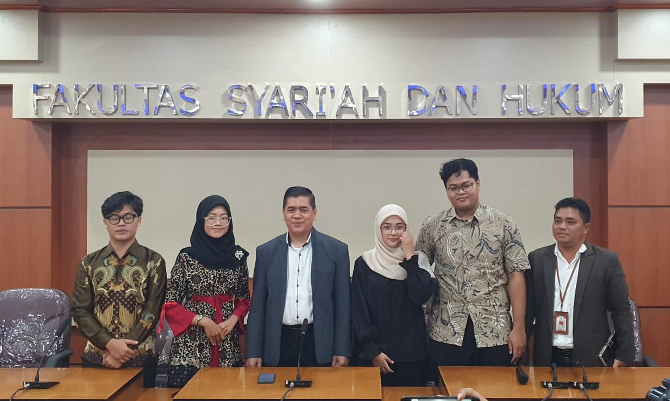 Usai menang gugatan di MK terkait aturan ambang batas pencalonan presiden dan wakil presiden empat mahasiswa menggelar jumpa pers di kampus UIN Sunan Kalijaga Yogyakarta pada Jumat (3/1/2025)