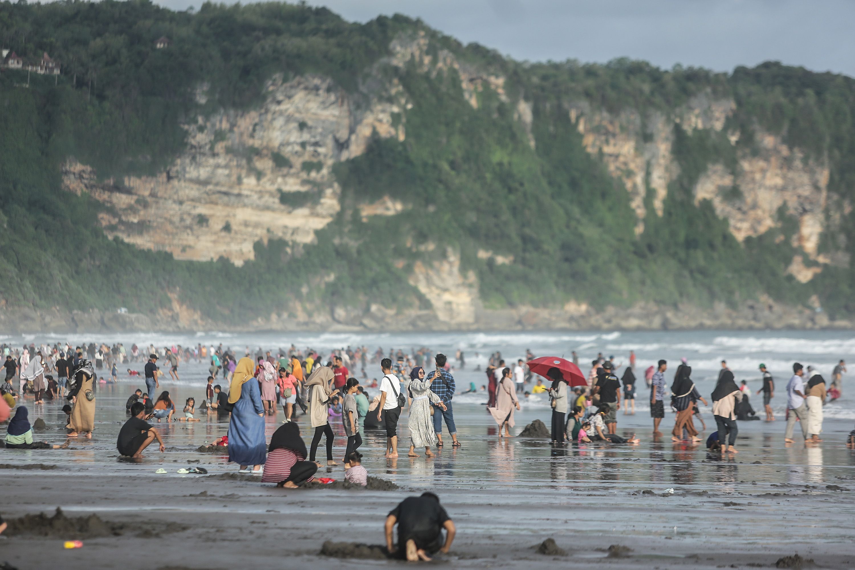 Pantai Parangtritis Bantul masih menjadi objek wisata andalan