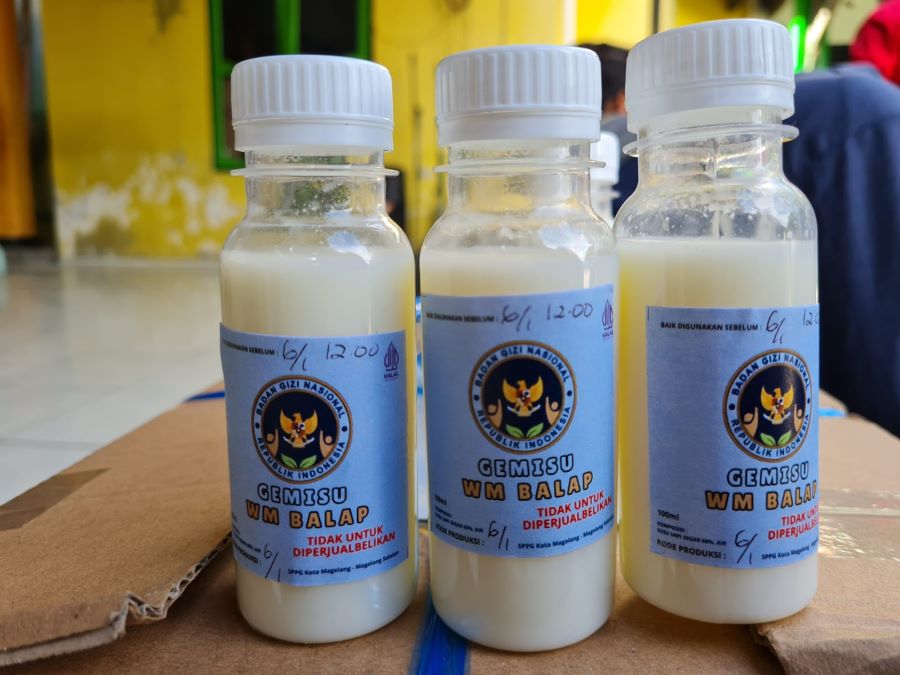 BERNUTRISI: Susu yang digunakan sebagai menu utama program makan bergizi gratis merupakan buatan UMKM Kota Magelang, Senin (6/1/2025).