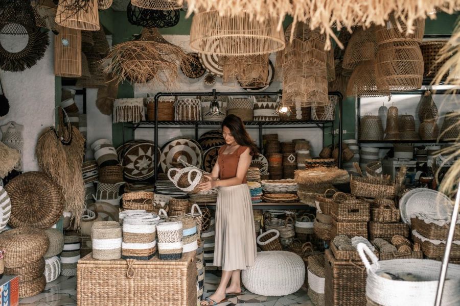 Mencoba membuat kerajinan gerabah di Jogja.