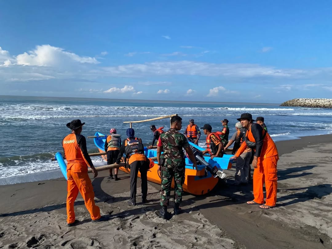 Pencarian korban laka laut dilanjutkan, Basarnas mengerahkan Enam Unit SRU di hari ketiga pencarian.