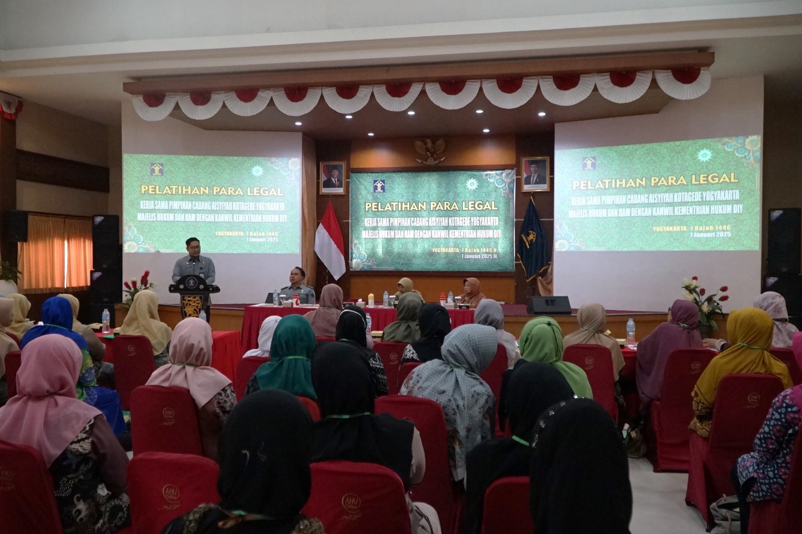 Kantor Wilayah (Kanwil) Kementerian Hukum (Kemenkum) Daerah Istimewa Yogyakarta (DIY) menyelenggarakan pelatihan paralegal di aula kantor Kanwil Kemenkum DIY pada Selasa (7/1/2025)
