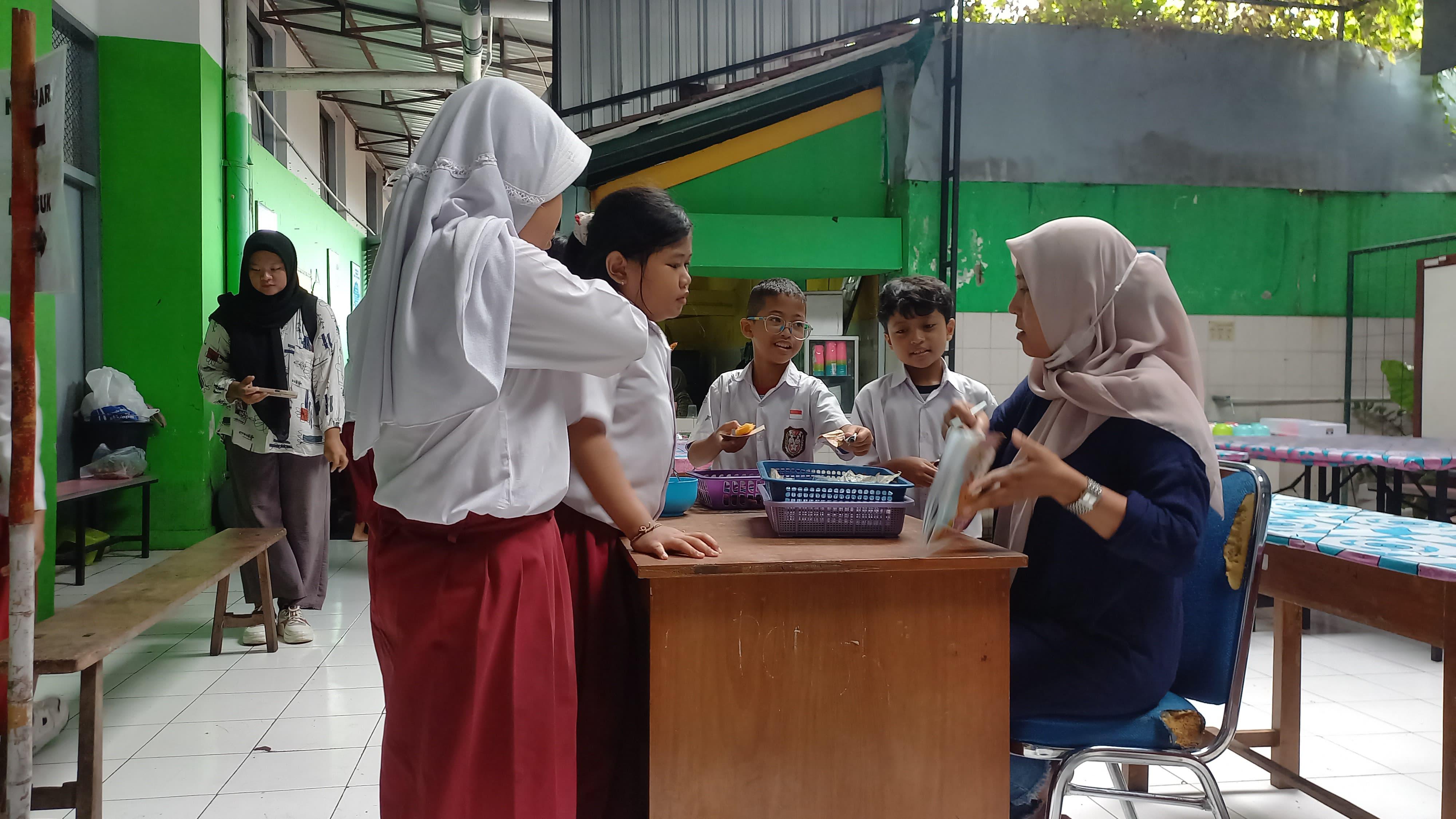 Suasana Kantin SD Negeri Lempuyangwangi, Danurejan, Kota Jogja, Rabu (8/1/2025).  (AGUNG DWI PRAKOSO / RADAR JOGJA)
