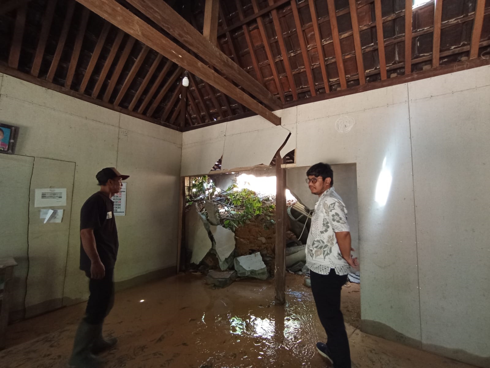 Bencana longsor menimpa rumah warga di Kapanewon Ponjong, Gunungkidul, Rabu (8/1) kemarin