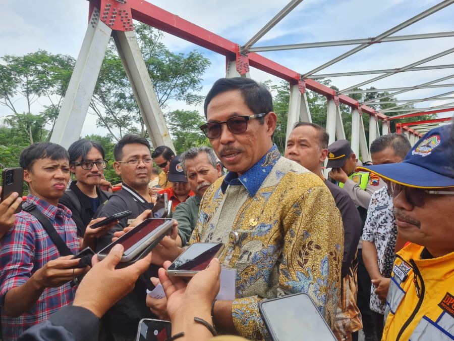 Pj Gubernur Jateng Nana Sudjana.