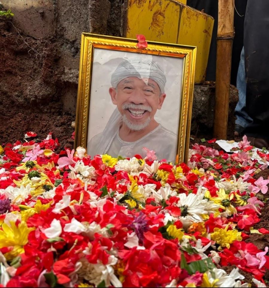 Abah Qomar meninggal dunia setelah berjuang melawan penyakitnya.