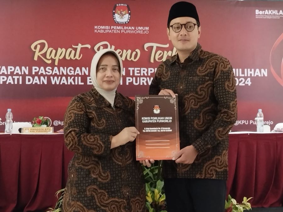 Paslon Yuli-Dion resmi ditetapkan Bupati dan Wakil Bupati Purworejo terpilih pada Pilkada 2024, Kamis (9/1/2025) di Ganecha Convention Hall.