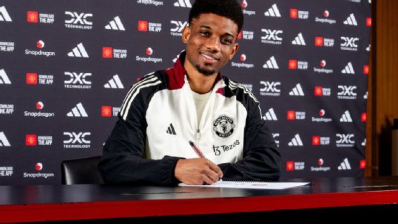 Amad Diallo resmi teken kontrak perpanjangan bersama Manchester United hingga 2023 (manchesterunited)