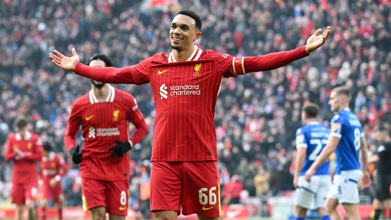 Selebrasi Trent Alexander-Arnold usai mencetak gol ke gawang Accrington Stanley di FA Cup