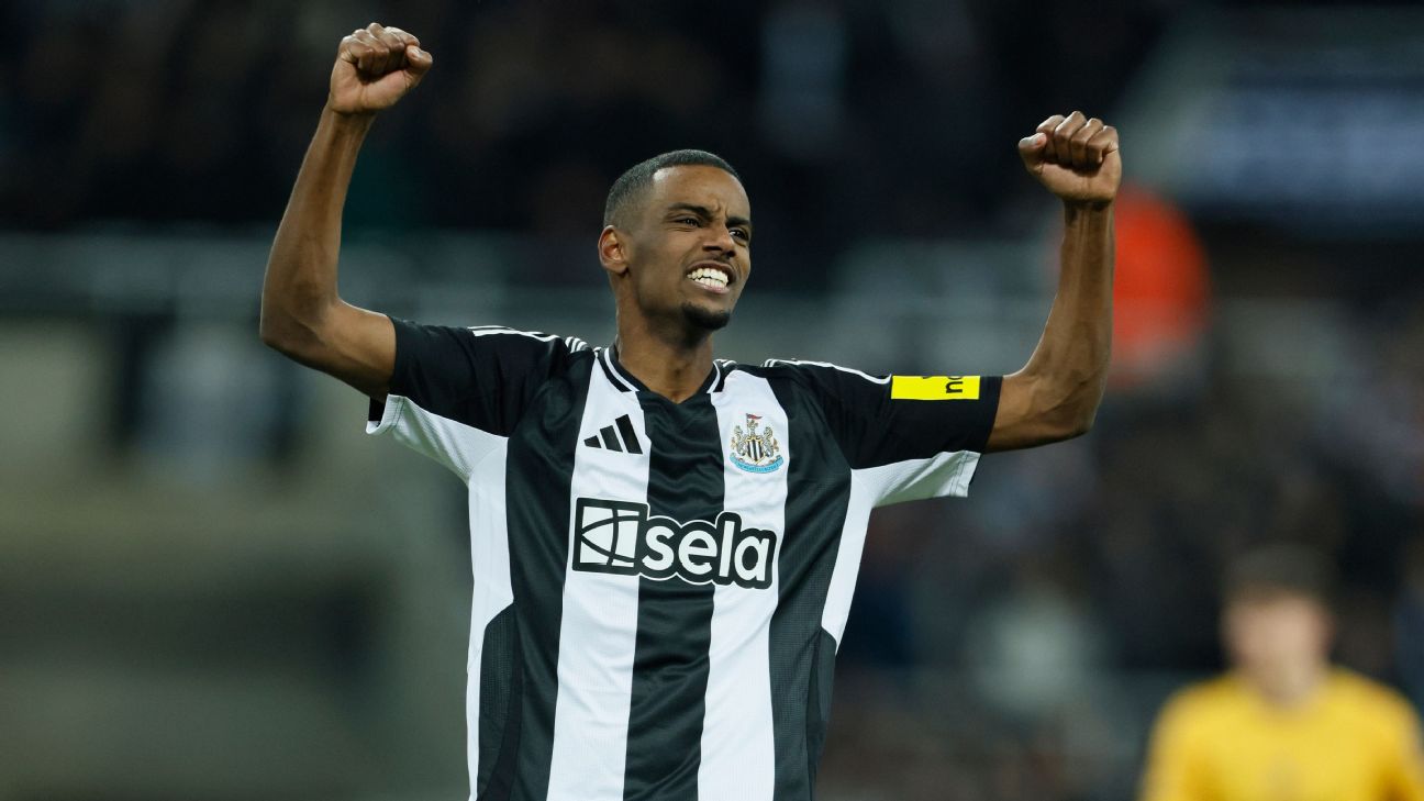 Selebrasi Alexander Isak usai mencetak gol ke gawang Wolves bagi Newcastle United dalam lanjutan Liga Inggris