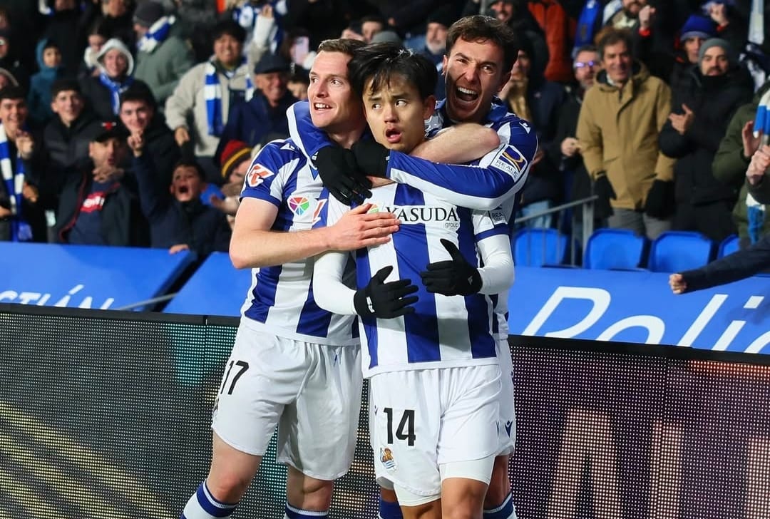 Selebrasi pemain Real Sociedad usai Takefusa Kubo mencetak gol kemenangan atas Villarreal