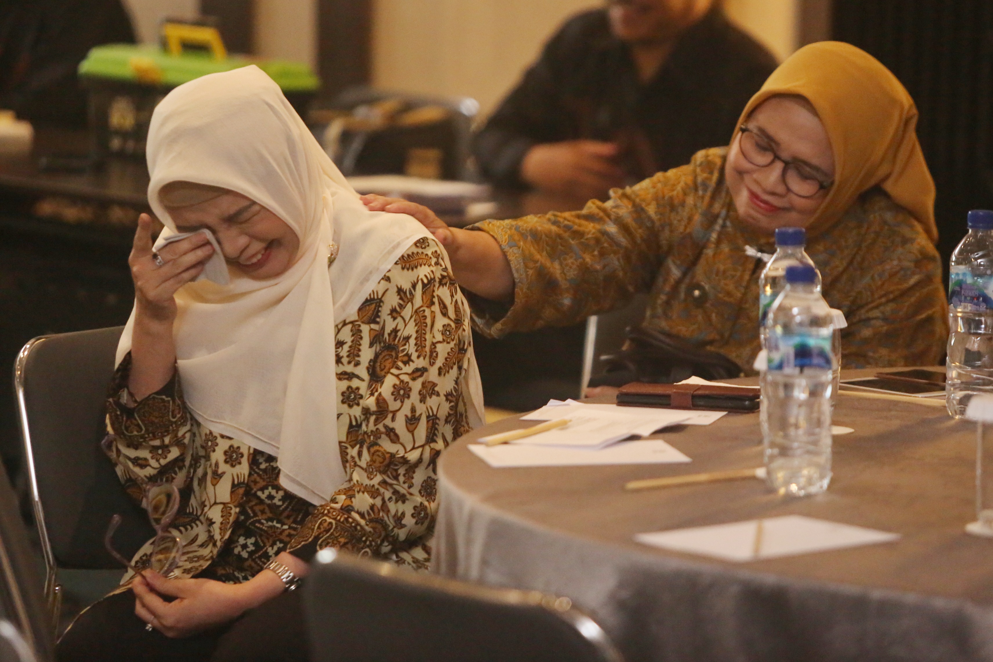 Inneke Yonilestari terharu dengan pemberian penghargaan dari Radar Jogja