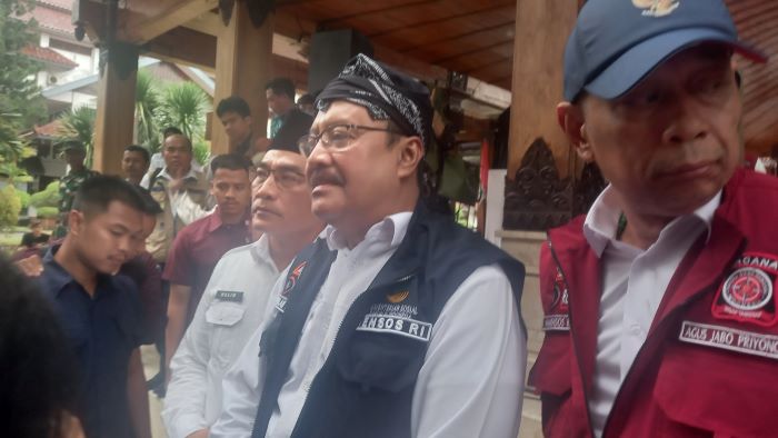TURUN LAPANGAN: Kedatangan Menteri Sosial Saefullah Yusuf di Pendopo Parasamya Bantul Jumat (17/1/2025).