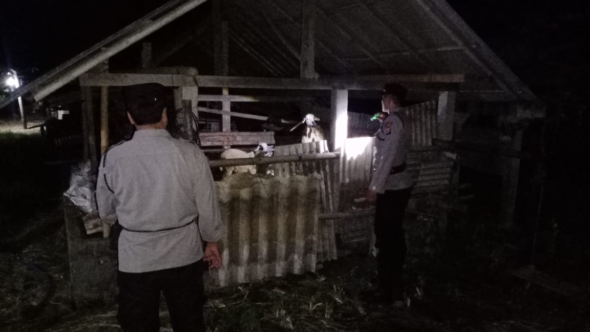 Cegah Pencurian Ternak, Polsek Srandakan Rutin Patroli Sambang Kandang Peternak