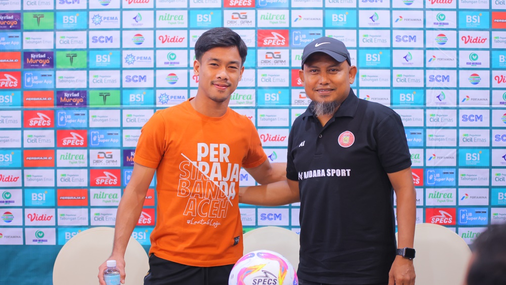 Pelatih Persiraja, Akhyar Ilyas didampingi Rizky Yusuf dalam sesi pers pre-match Pegadaian Liga 2 babak 8 besar