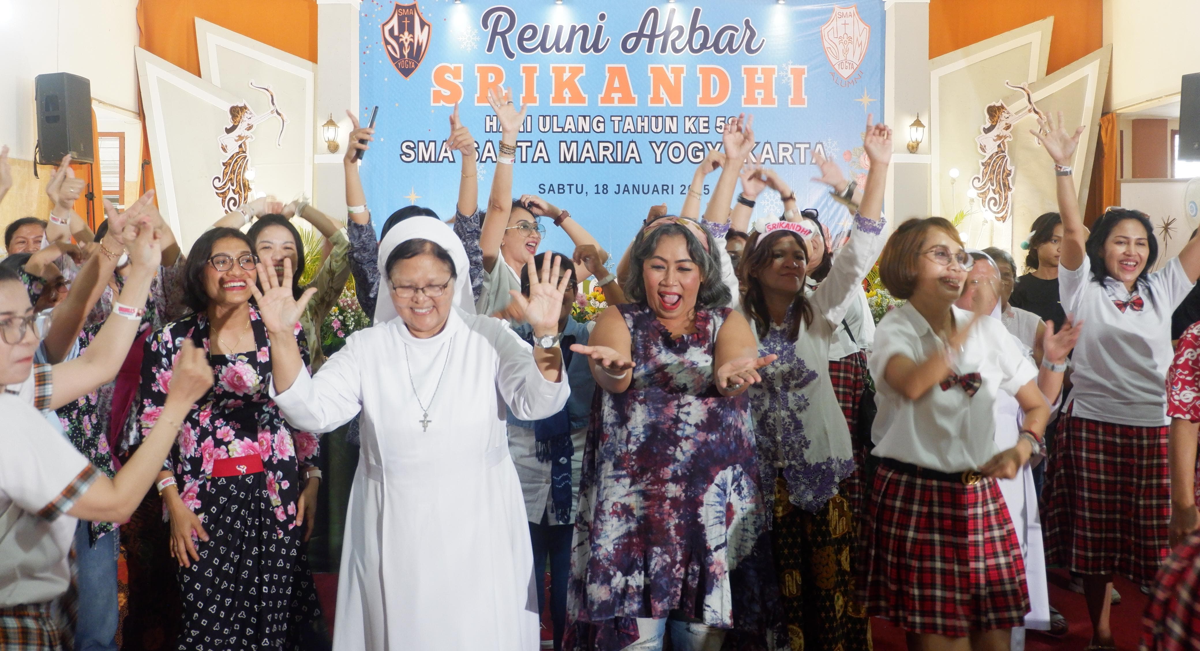 BAHAGIA - Reuni Akbar Srikandi SMA Santa Maria Yogyakarta, dihadiri 260 alumni dari 26 angkatan pada Sabtu (18/1/2025)  (Doc SMA Santa Maria Yogyakarta untuk Radar Jogja)