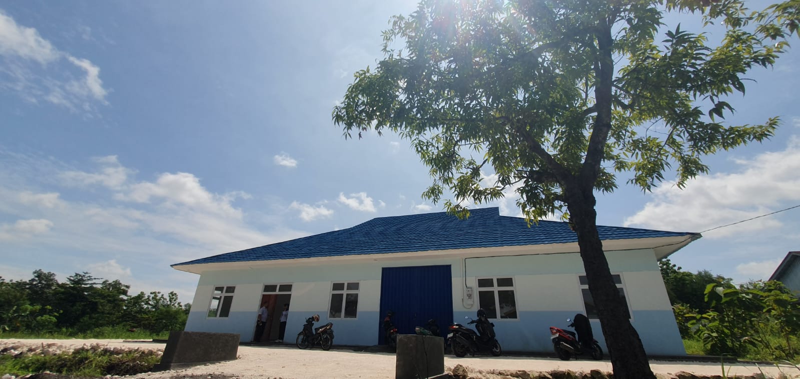 Nampak dari jauh bangunan gedung Pelayanan Pemenuhan Gizi (SPPG) di Jl Kesatrian Wonosari pada Selasa (21/1/2025).