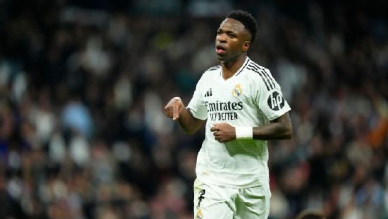 Selebrasi VInicius Junior usai mencetak gol keduanya dalam kemenangan 5-1 Real Madrid atas RB Salzburg di Liga Champions (getty images)