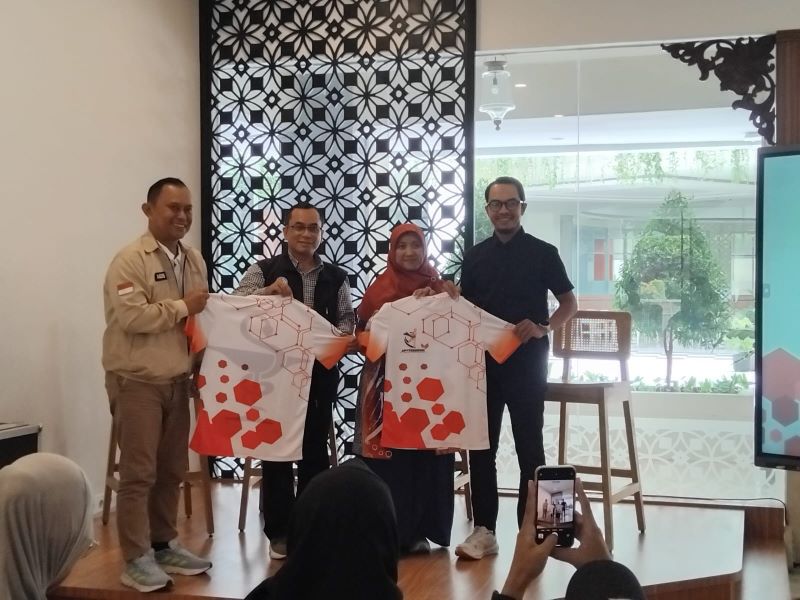 DARI KIRI:&nbsp;General Manager Sahid Raya Hotel & Convention Yogyakarta Agus Setijo Purnomo, Ketua PD IAI DIY Hendy Ristiono, Ketua Panitia Menit Ardhiani saat konferensi pers...