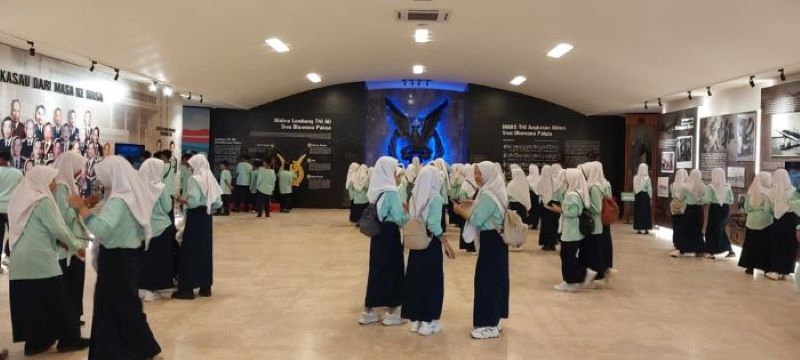 Siswa MTsN 6 Kulon Progo mengadakan kegiatan Outing Class di lokasi bersejarah dan edukatif pada Selasa (21/1/2025)