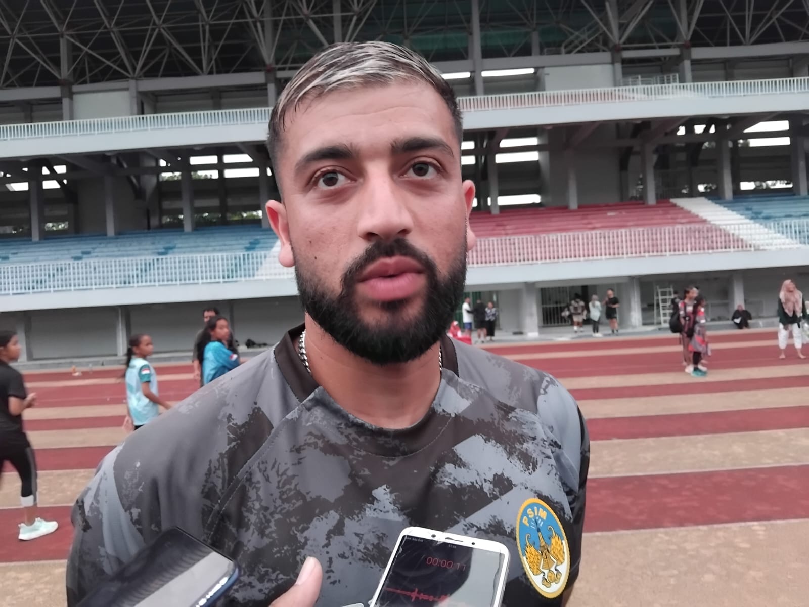 Gelandang serang asing PSIM Jogja Omid Popalzay