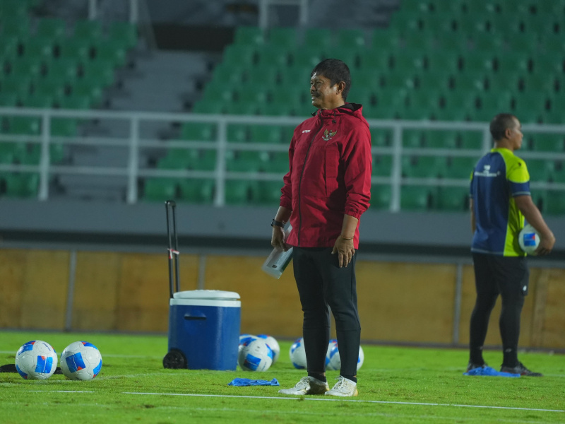 Pelatih Timnas Indonesia U20. Indra Sjafri jelang gelaran Mandiri U20 Challenge Series 2025 (PSSI)