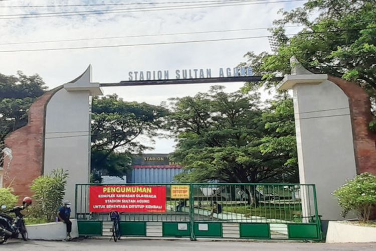 Pintu gerbang Stadion Sultan Agung (SSA) Bantul.