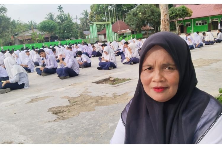 Roji Harahap, Seorang Guru Honor yang Mengunggu 20 Tahun untuk diangkat Jadi PPPK.