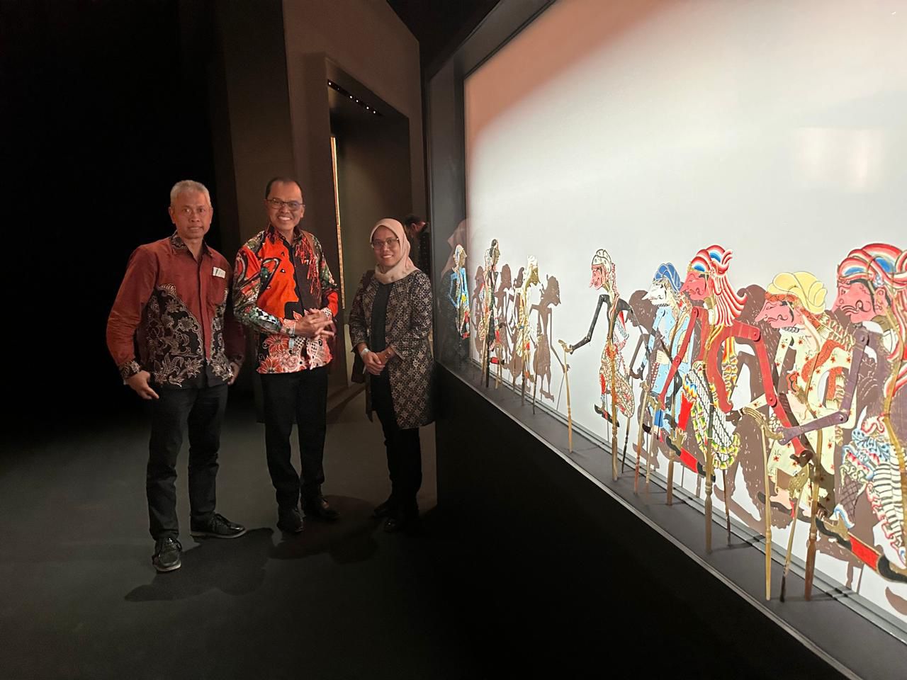 Beny Suharsono, (Sekretaris Provinsi DIY), Dian Lakshmi Pratiwi (Kepala Dinas Kebudayaan DIY) dan Ery Sustiyadi (Kepala Museum Sonobudoyo).    (istimewa)