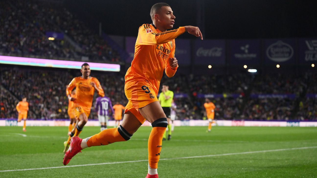 Selebrasi Kylian Mbappe usai mencetak hattrick dalam kemenangan 3-0 Real Madrid atas Real Valladolid