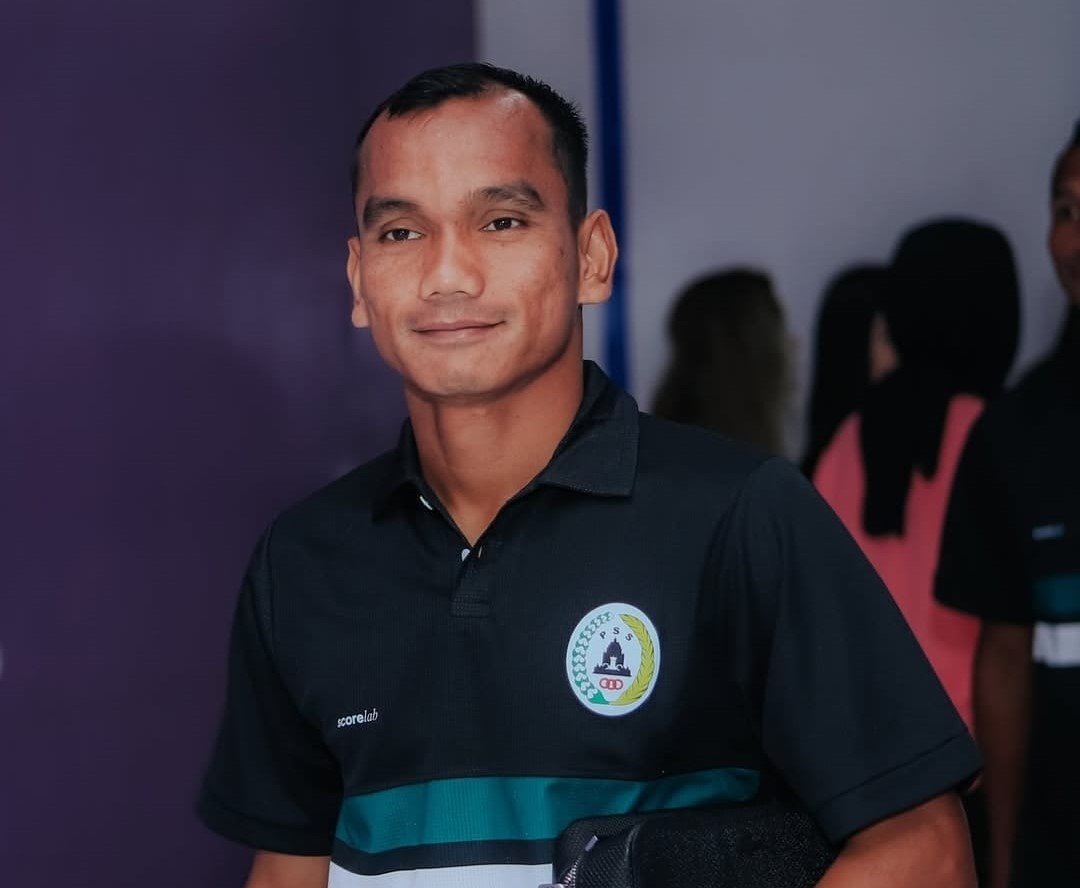 Gelandang lincah Riko Simanjutak